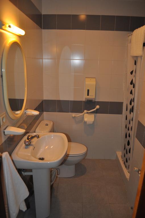 Hostal La Tablada Навалено Номер фото